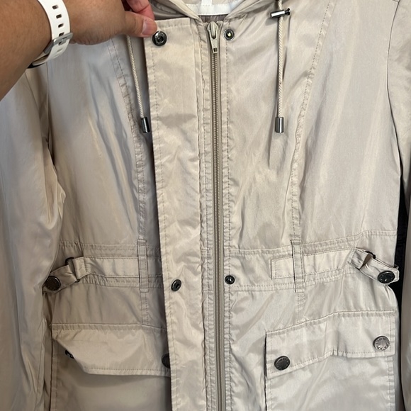Jones New York Beige Windbreaker Parka Lightweight Fall Jacket Size S - Picture 13 of 17